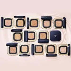 Cle de Peau Radiant Cushion Foundation Dewy SPF25 