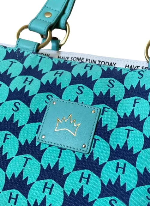 Elaine Tote